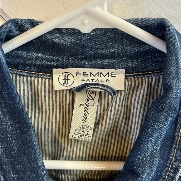 FEMME FATALE Pearl Embroidered Denim Jacket - Picture 6 of 16